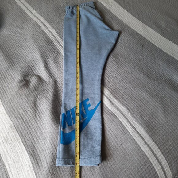 NIKE Sportswear Leg-A-See Graphic Logo Crop Leggings Style# 652478-006 - Size S - Picture 14 of 16